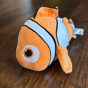 Disney Pixar Finding Nemo Cuddle & Talk Plush - says 6 phrases!